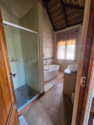 Witgat Game Farm bathroom with shower